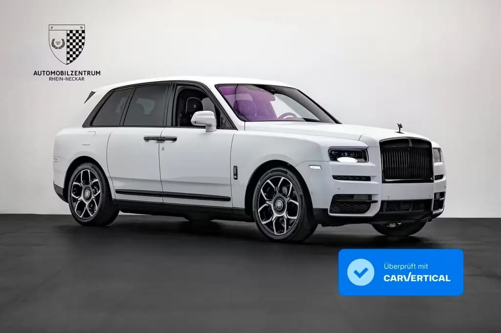 Main__Slider__Photo:Rolls-Royce Cullinan Black Badge Starburst/RearSeat/Bespoke 03/2023-0