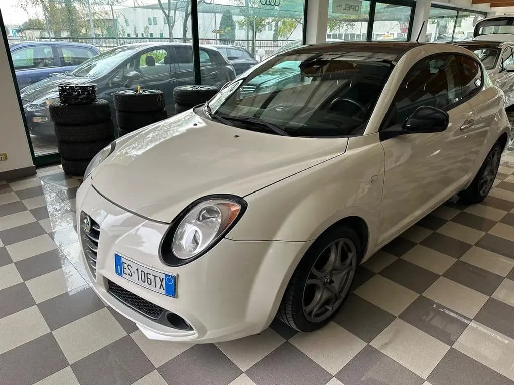 Main__Slider__Photo:Alfa Romeo MiTo 1.4 T 105CV M.air S&S Distinctiv 08/2013-0