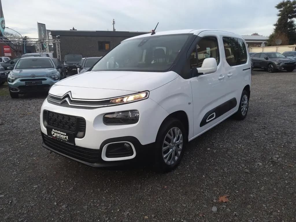Main__Slider__Photo:Citroën Berlingo Live M PT110 *Rollstuhlumbau Taxi Rampe 12/2020-0