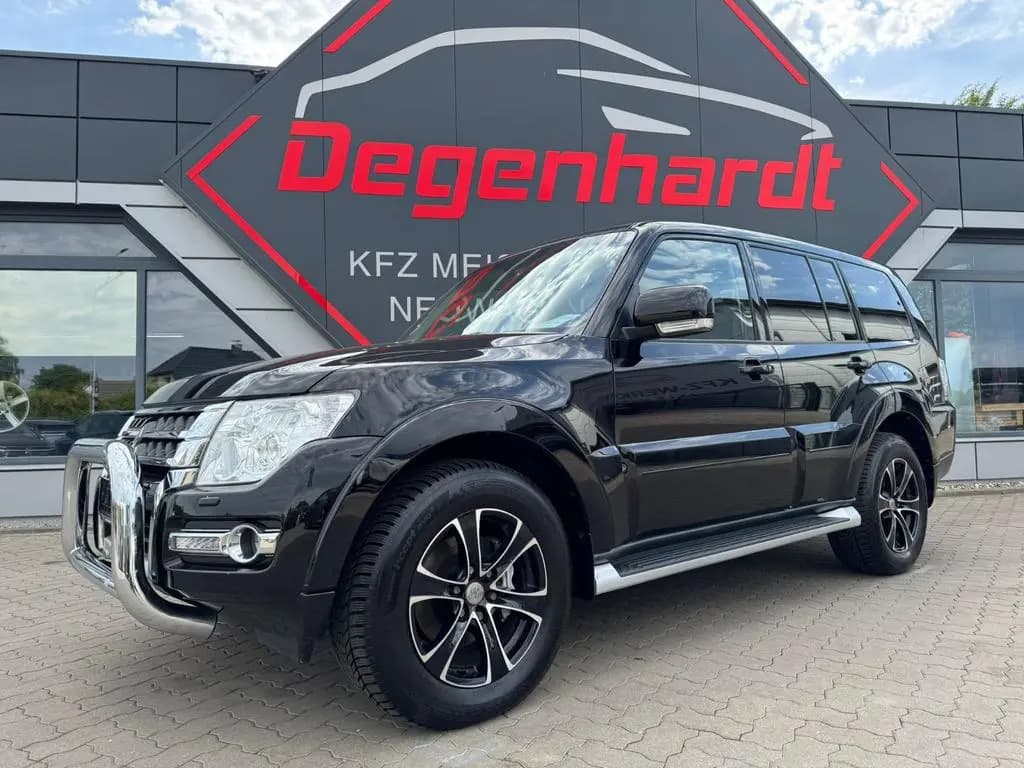 Main__Slider__Photo:Mitsubishi Pajero 3.2 DI-D Diamant Edition LEDER KAMERA AHK 12/2015-0