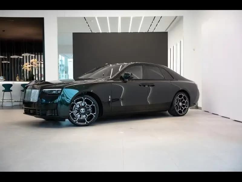 Main__Slider__Photo:Rolls-Royce Ghost Black Badge 11/2025-0