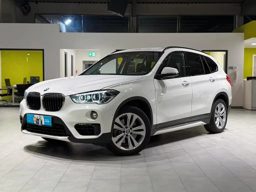 Main__Slider__Photo:BMW X1 xDrive 20 i Sport Line *RFK*X-Drive*Shadow* 04/2018-0