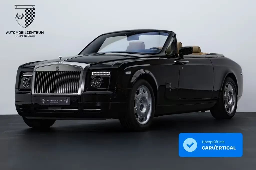 Main__Slider__Photo:Rolls-Royce Phantom Drophead 1 of 50 Picnic Hamper/Logos 01/2009-0