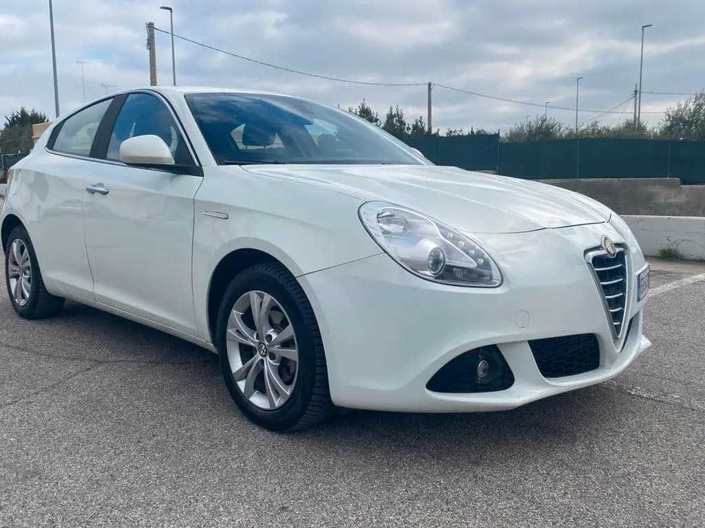 Main__Slider__Photo:Alfa Romeo Giulietta 1.6 JTDm-2 105 cv/nuovissim 12/2013-0