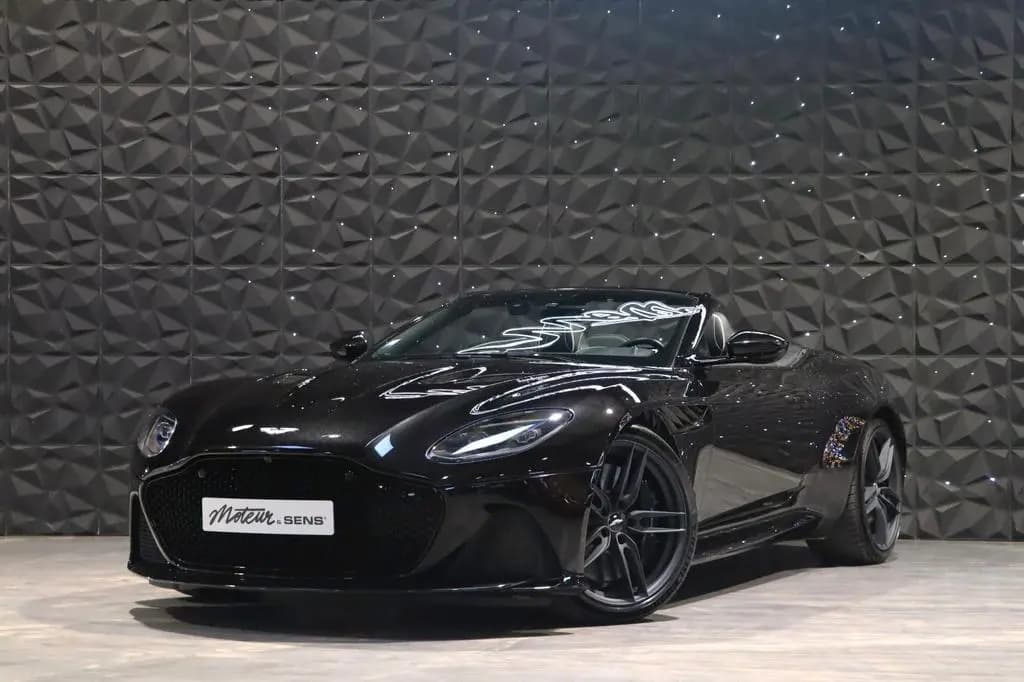Main__Slider__Photo:Aston Martin DBS Superleggera Volante - B&O - Carbon 11/2018-0