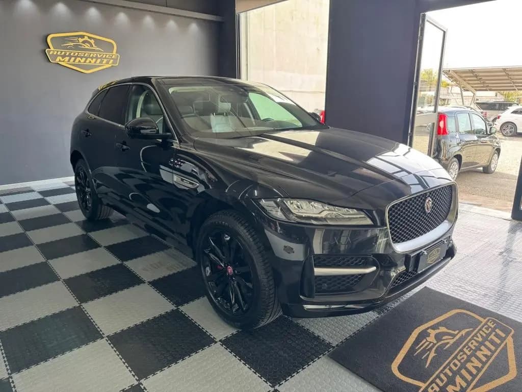 Main__Slider__Photo:Jaguar F-Pace 2.0 D 180 CV AWD R-Sport 11/2016-0