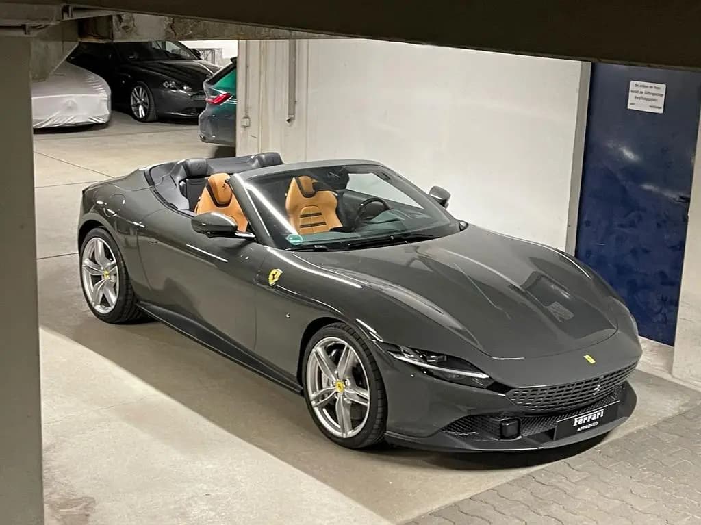 Main__Slider__Photo:Ferrari Roma Spider*Deutsch*Daytona Sitzdesign*2025 07/2025-0