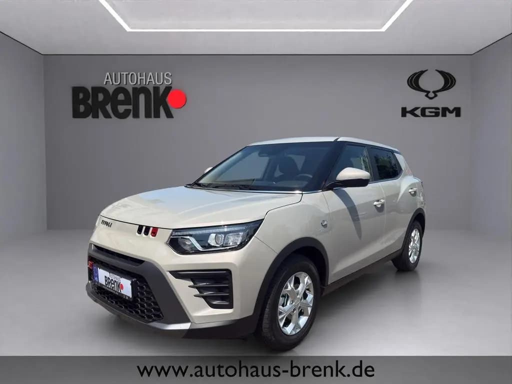 Main__Slider__Photo:KGM Tivoli Essential 1.5 2WD *LED/SHZ/RFK/APP/PDC* null-0