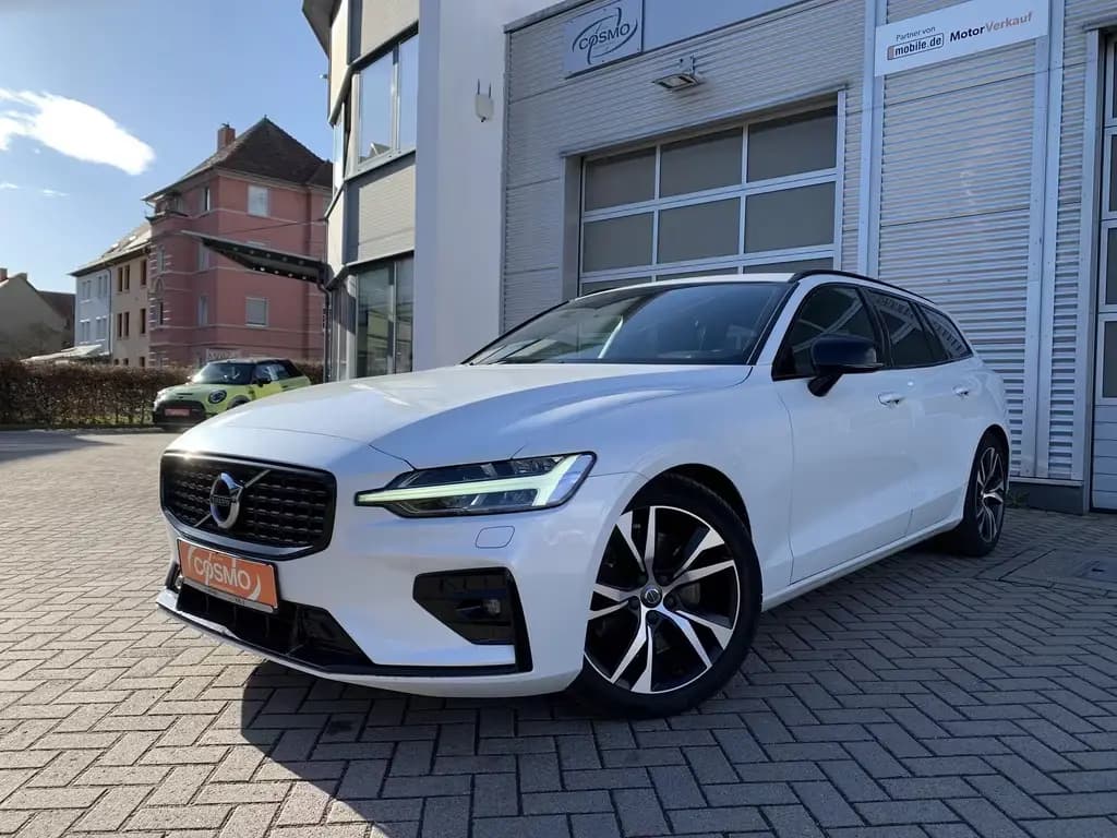Main__Slider__Photo:Volvo V60 R Design H&K+Navi+Winterpaket+Kamera 06/2021-0