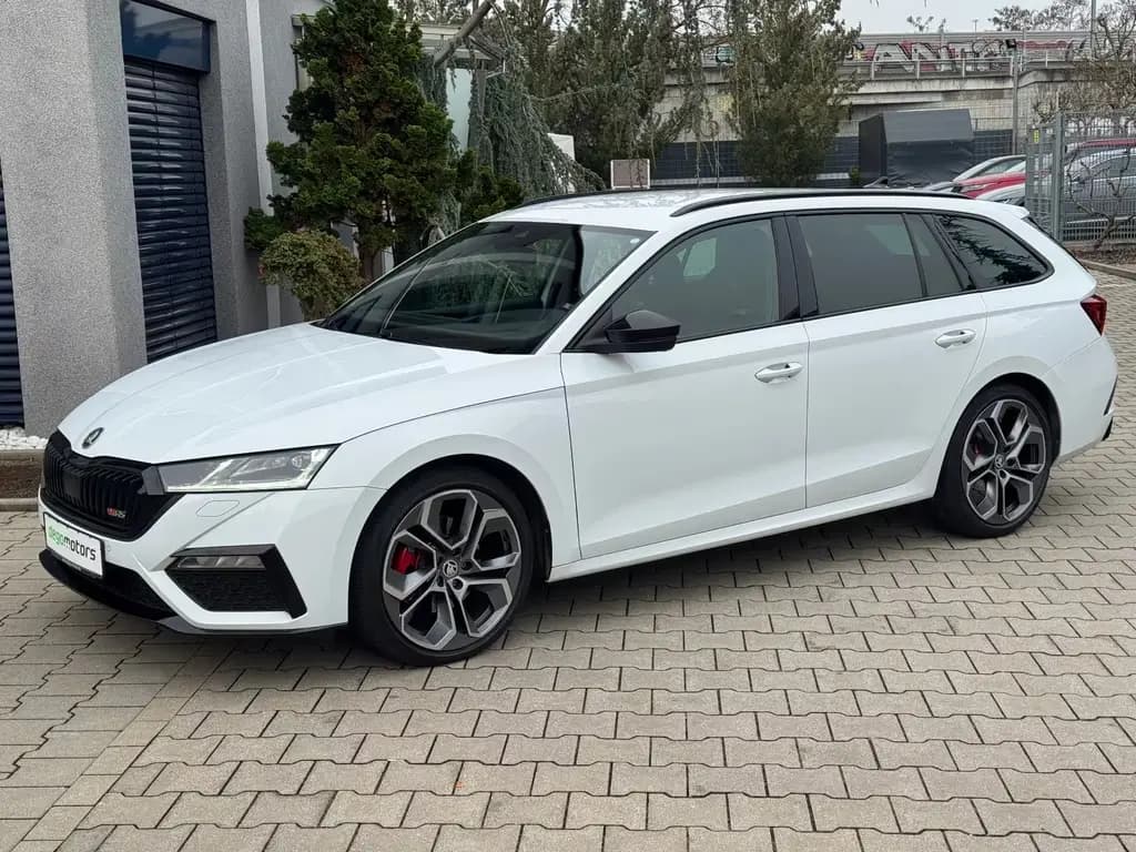 Main__Slider__Photo:Skoda Octavia Combi RS 2.0 TDI DSG 4x4 08/2022-0
