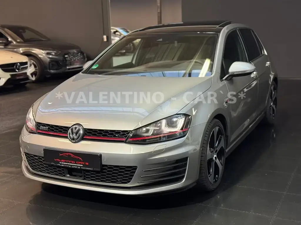 Main__Slider__Photo:Volkswagen Golf VII Lim. GTI DSG/Navi/Pano/Standhzg/Ahk/Kam 10/2014-1
