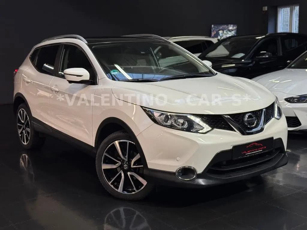 Main__Slider__Photo:Nissan Qashqai Tekna Automatik/Navi/Pano/Shz/360°Kamera 01/2016-0