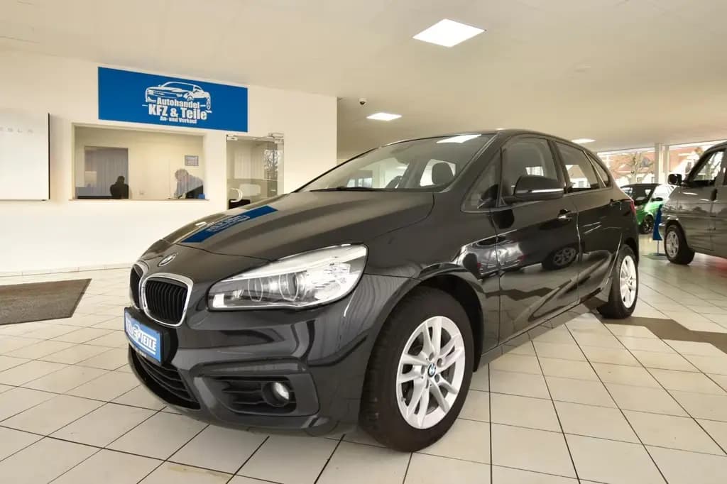 Main__Slider__Photo:BMW 2 Series 220 xDrive 2.Hand LED SHZ AHK Panorama Isofix 08/2016-0