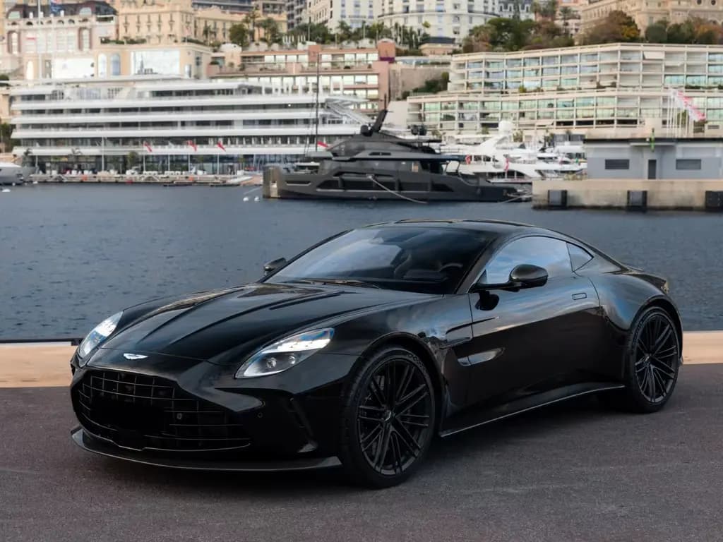 Main__Slider__Photo:Aston Martin V8 Vantage Vantage null-0