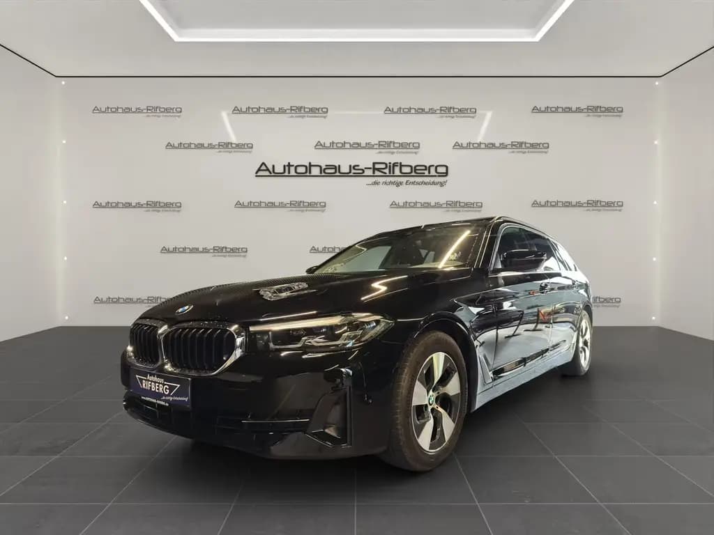 Main__Slider__Photo:BMW 5 Series 520 d TOURING/LIVE COCKPITTPROF/NAVI/LED/DAB/PDC 10/2022-0