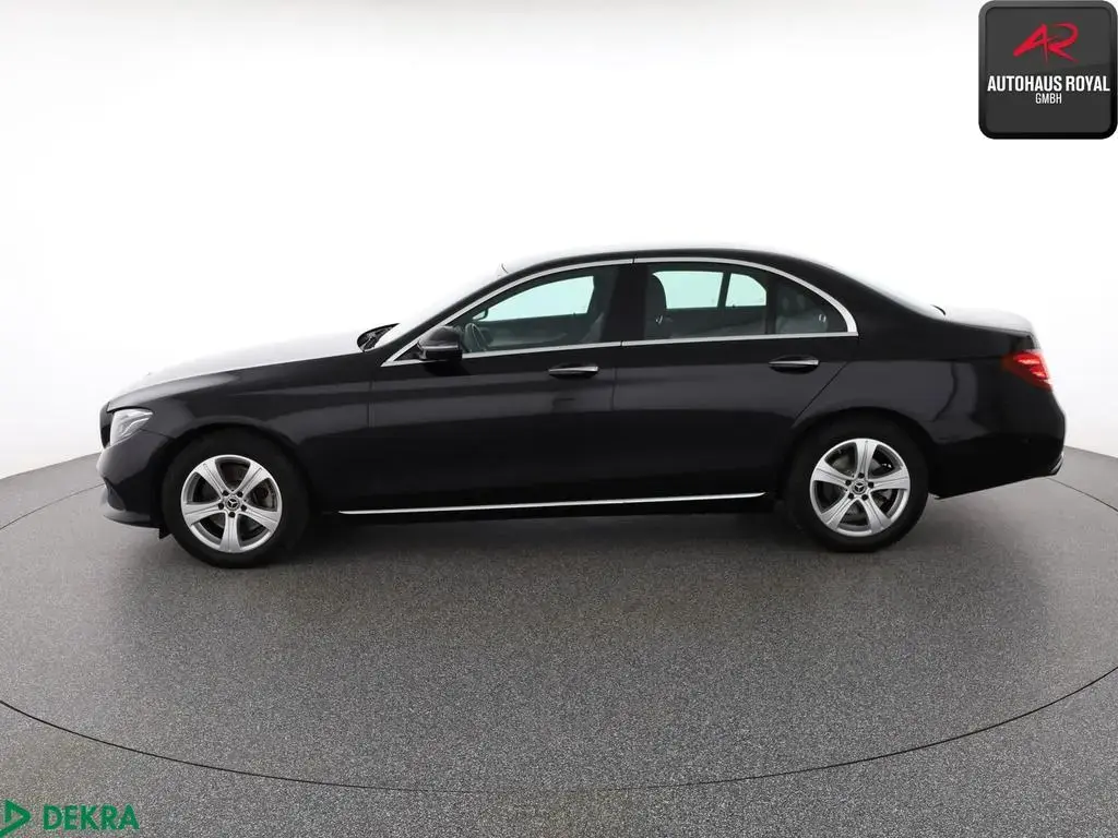 Main__Slider__Photo:Mercedes-Benz E-Class 200 4M AVANTGARDE MULTIBEAM,360GRAD,DISTRO,AHK 03/2018-1