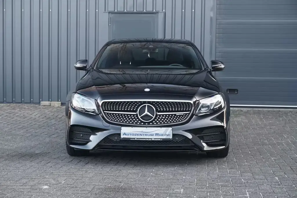 Main__Slider__Photo:Mercedes-Benz E 43 AMG 4Matic RFK Widescr Multibeam Burmester 02/2017-1