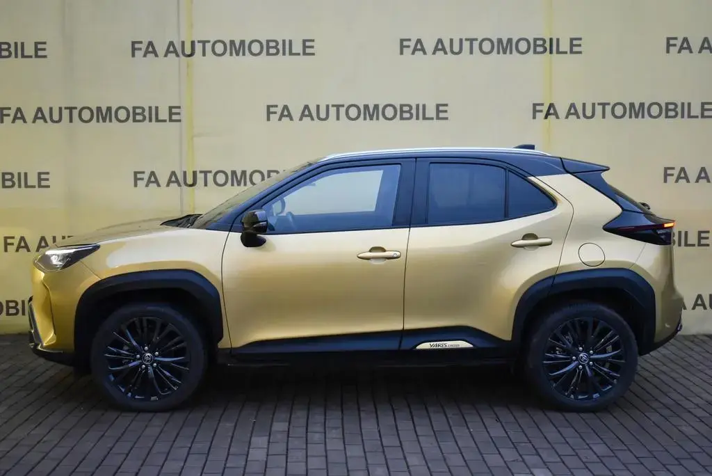 Main__Slider__Photo:Toyota Yaris Cross Hybrid FWD Adventure/LEDER/NAVI/SHZ/ 01/2022-1