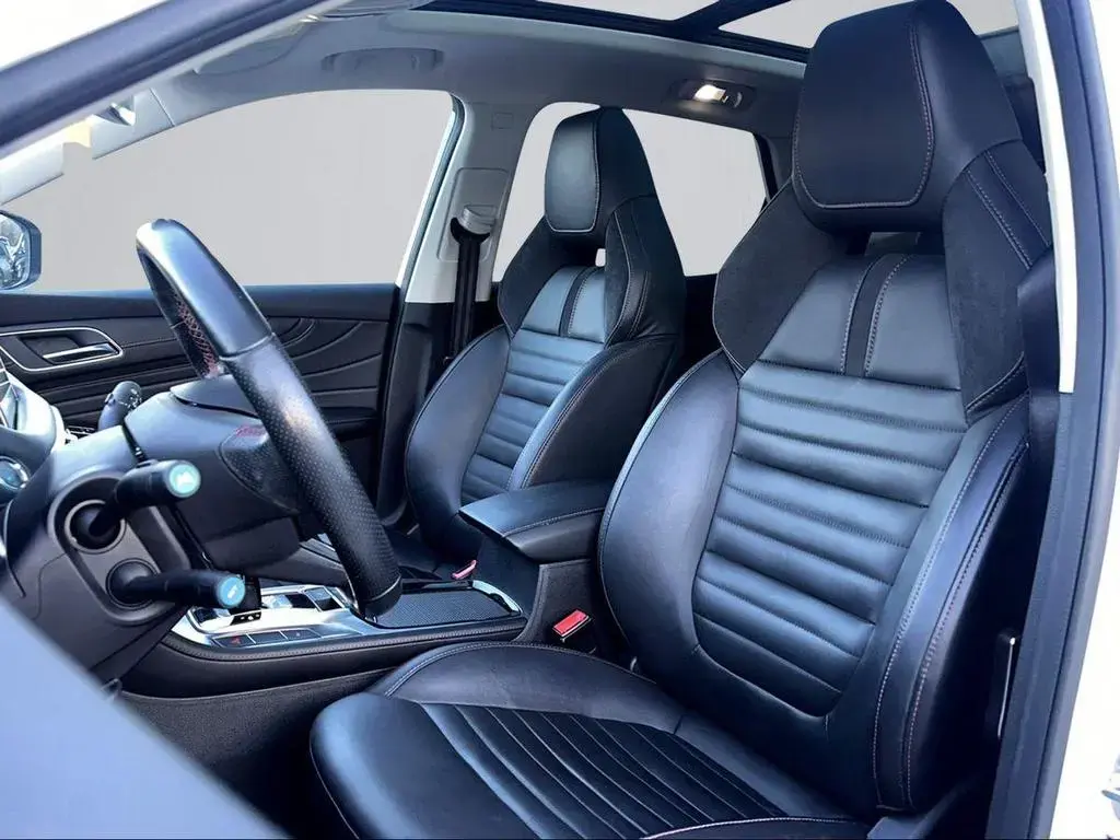 Main__Slider__Photo:MG EHS Luxury PHEV 1.5 T-GDI Android Auto 01/2022-1