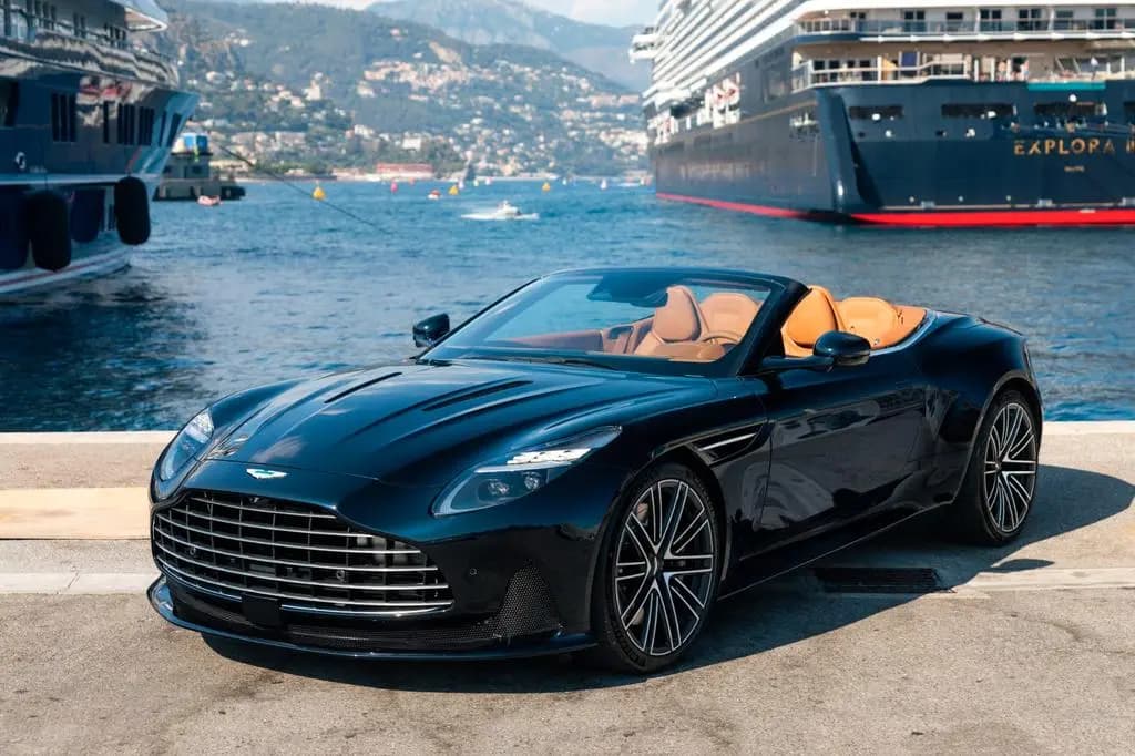 Main__Slider__Photo:Aston Martin DB12 4.0 V8 Volante null-0