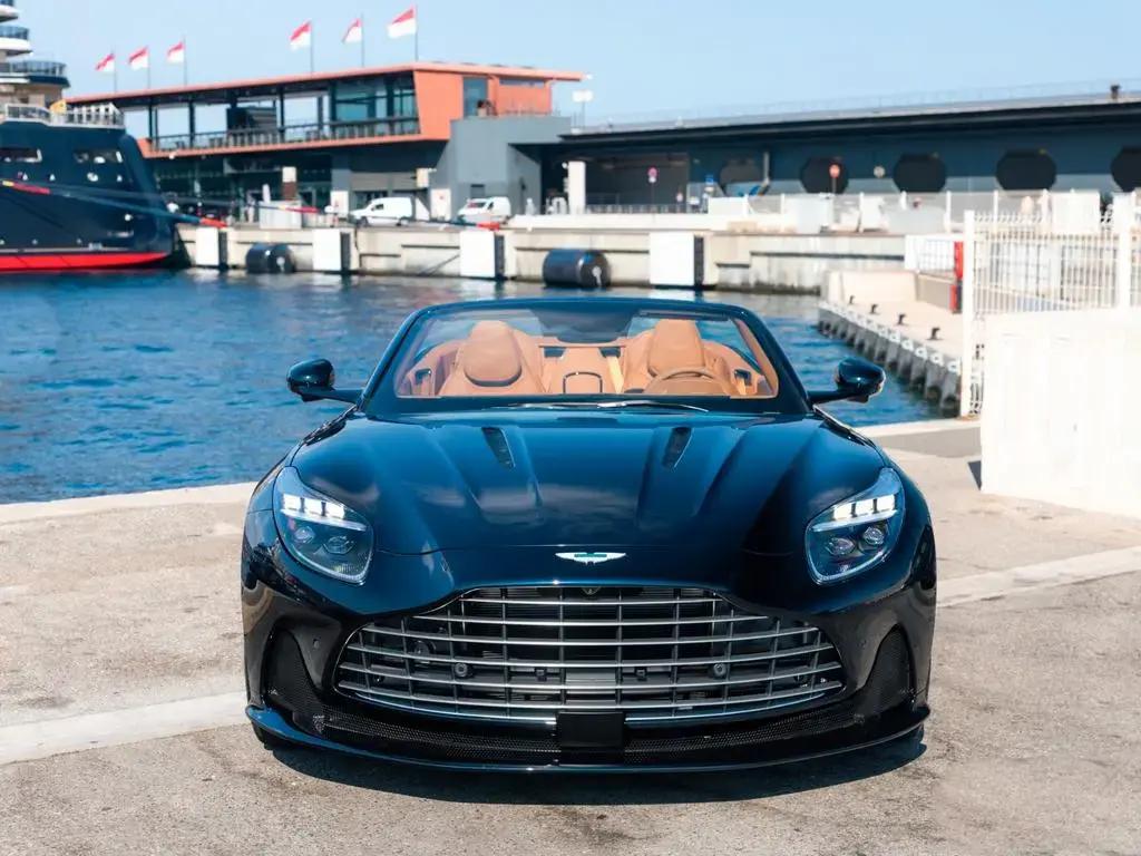 Main__Slider__Photo:Aston Martin DB12 4.0 V8 Volante null-1