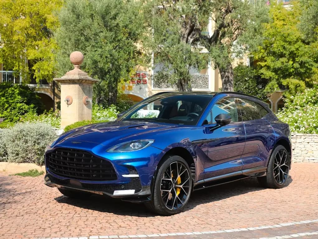 Main__Slider__Photo:Aston Martin DBX 4.0 V8 DBX707 07/2025-0