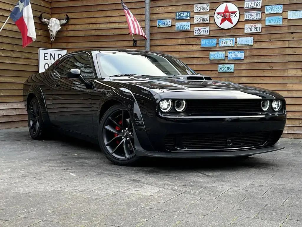 Main__Slider__Photo:Dodge Challenger 5,7L SHAKER Widebody Schiebed. BREMBO 06/2021-1