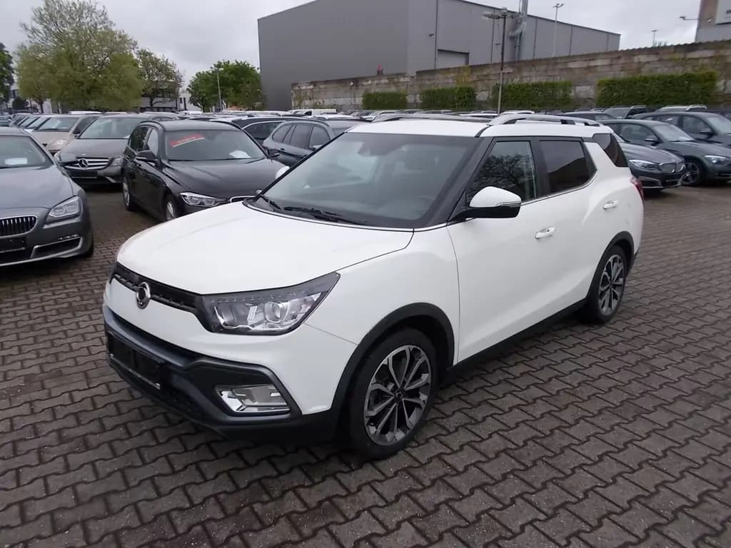 Main__Slider__Photo:Ssangyong XLV Quartz  4x2,AHK, Navi, Schiebedach, Alu 18" 11/2016-0