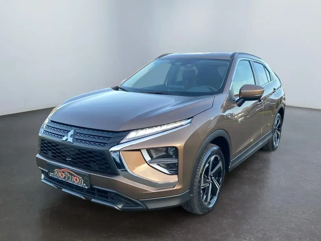 Main__Slider__Photo:Mitsubishi Eclipse Cross Basis 2,4l PHEV TEMP SHZ DAB 12/2023-1