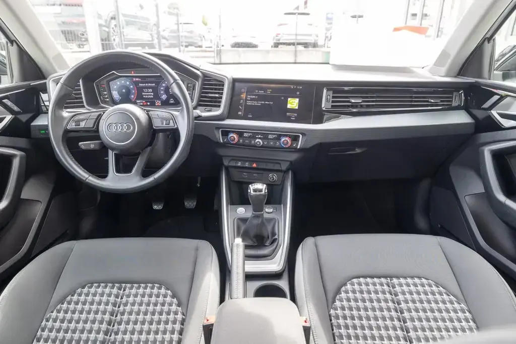 Main__Slider__Photo:Audi A1 citycarver 30 TFSI (LED,2-Z-Klima,SHZ,Privacy 07/2020-1