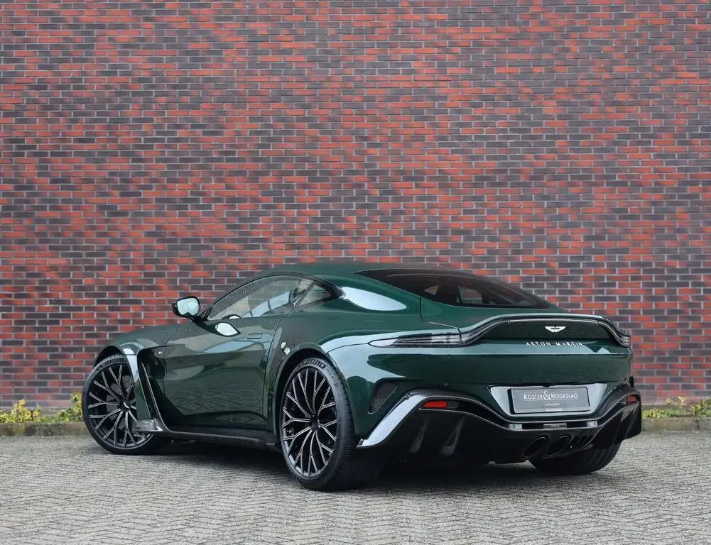 Main__Slider__Photo:Aston Martin V12 Vantage | 1/333 - Collectable 03/2023-1