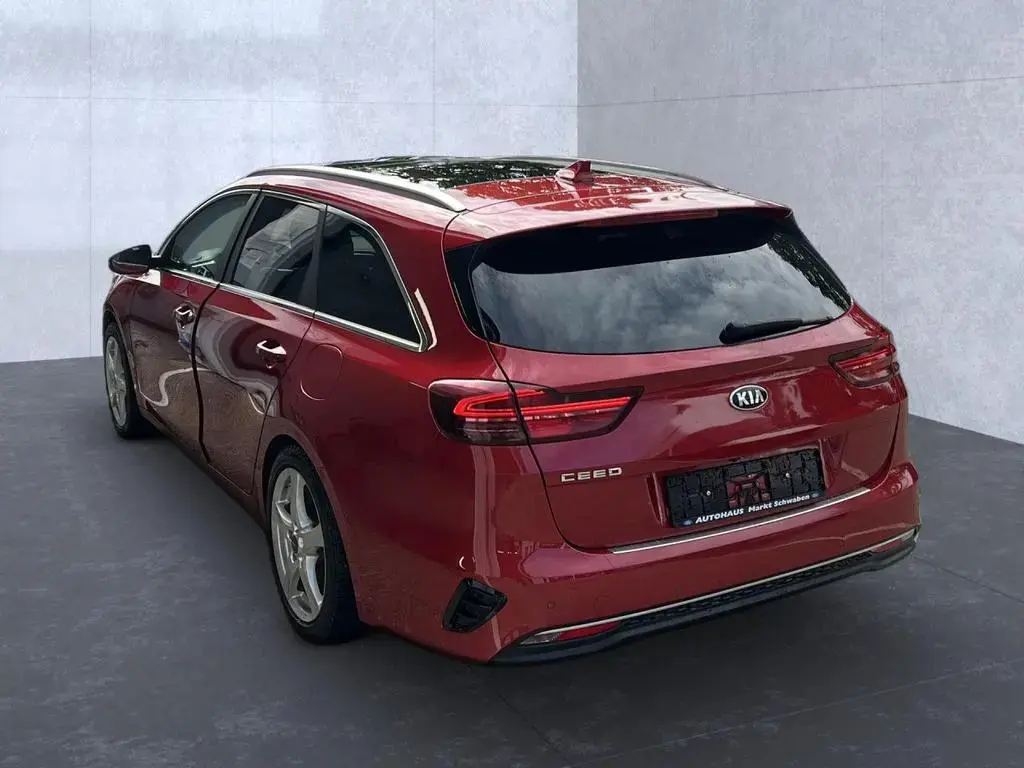 Main__Slider__Photo:Kia Ceed Sporty Wagon Platinum Edition Bluetooth 02/2019-1