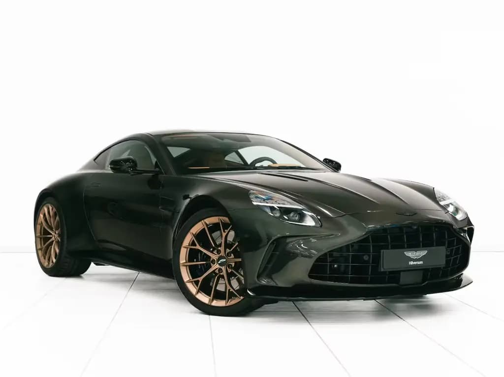 Main__Slider__Photo:Aston Martin V8 Vantage Vantage Coupe | Minotaur Green / Oxford Tan | 01/2025-0