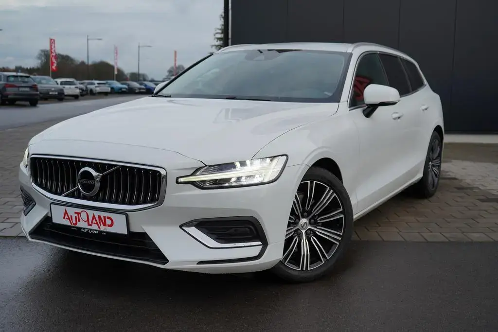 Main__Slider__Photo:Volvo V60 Kombi 2.0 Inscription LED Navi Tempomat DAB 04/2020-1