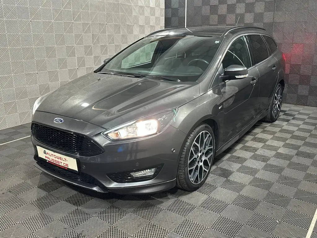 Main__Slider__Photo:Ford Focus Turnier*ST LINE*R.KAM-PDC-SHZ-TEMP-LHZ-NAV 08/2018-1