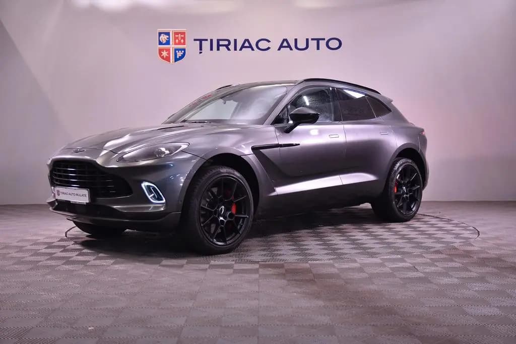 Main__Slider__Photo:Aston Martin DBX 4.0 V8 06/2021-0