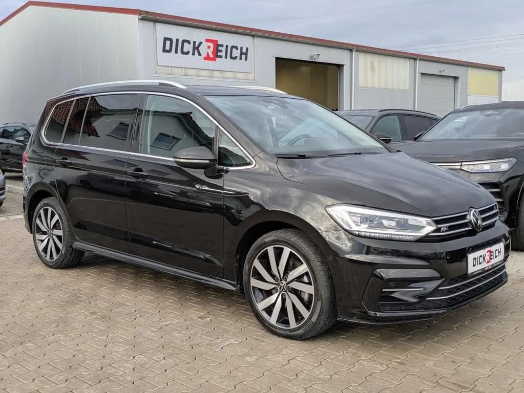Main__Slider__Photo:Volkswagen Touran 2.0 DSG R-Line High. Pano 7-Si IQ.Dri AHK 06/2025-0