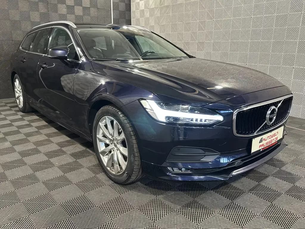 Main__Slider__Photo:Volvo V90 Kombi AWD*MOMENTUM*LED-R.KAM-ST.H-MEMO-LEDER 08/2018-0