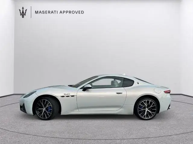 Main__Slider__Photo:Maserati Granturismo 361 kW 3.0 V6 AWD Modena 06/2023-1