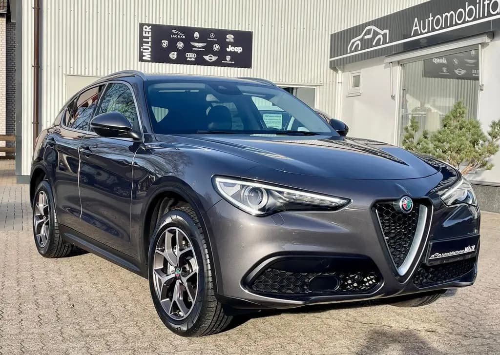 Main__Slider__Photo:Alfa Romeo Stelvio 2.0  Q4 Autom. TOPAUSST.+Alle Insp.+2.HD 06/2019-0
