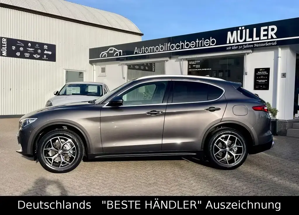 Main__Slider__Photo:Alfa Romeo Stelvio 2.0  Q4 Autom. TOPAUSST.+Alle Insp.+2.HD 06/2019-1