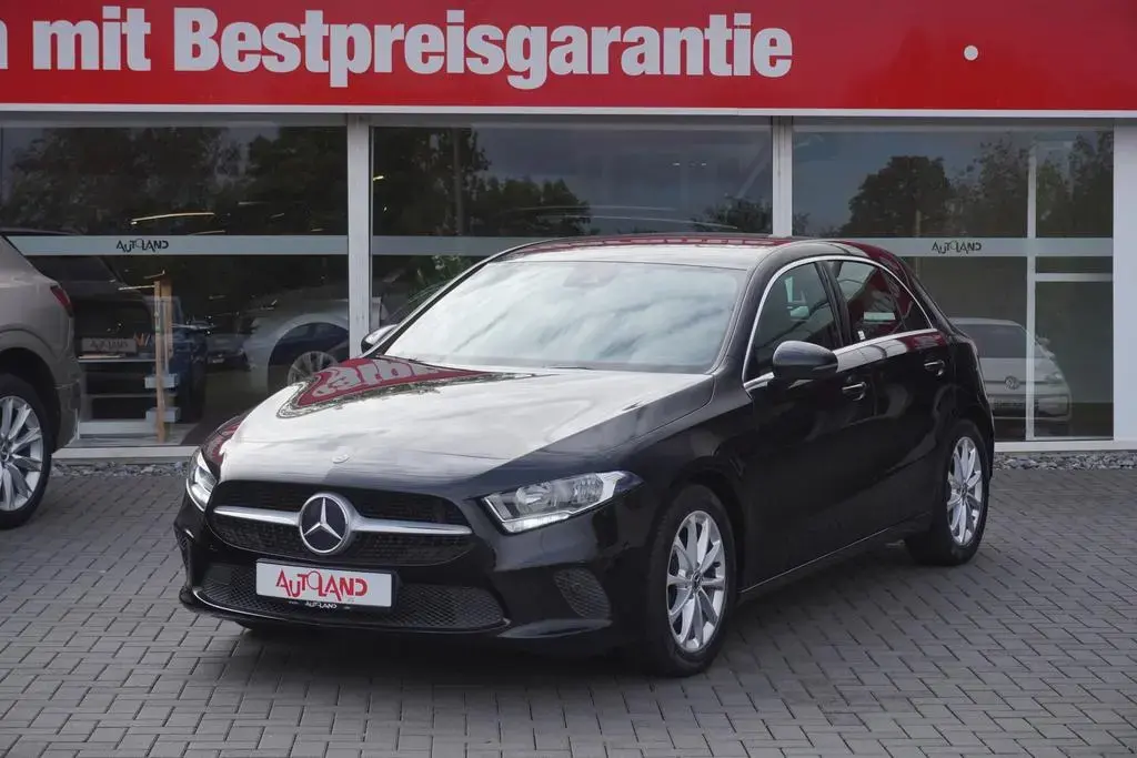 Main__Slider__Photo:Mercedes-Benz A 180 A180 Progressive Klimaaut. Navi Tempomat PDC 03/2019-1