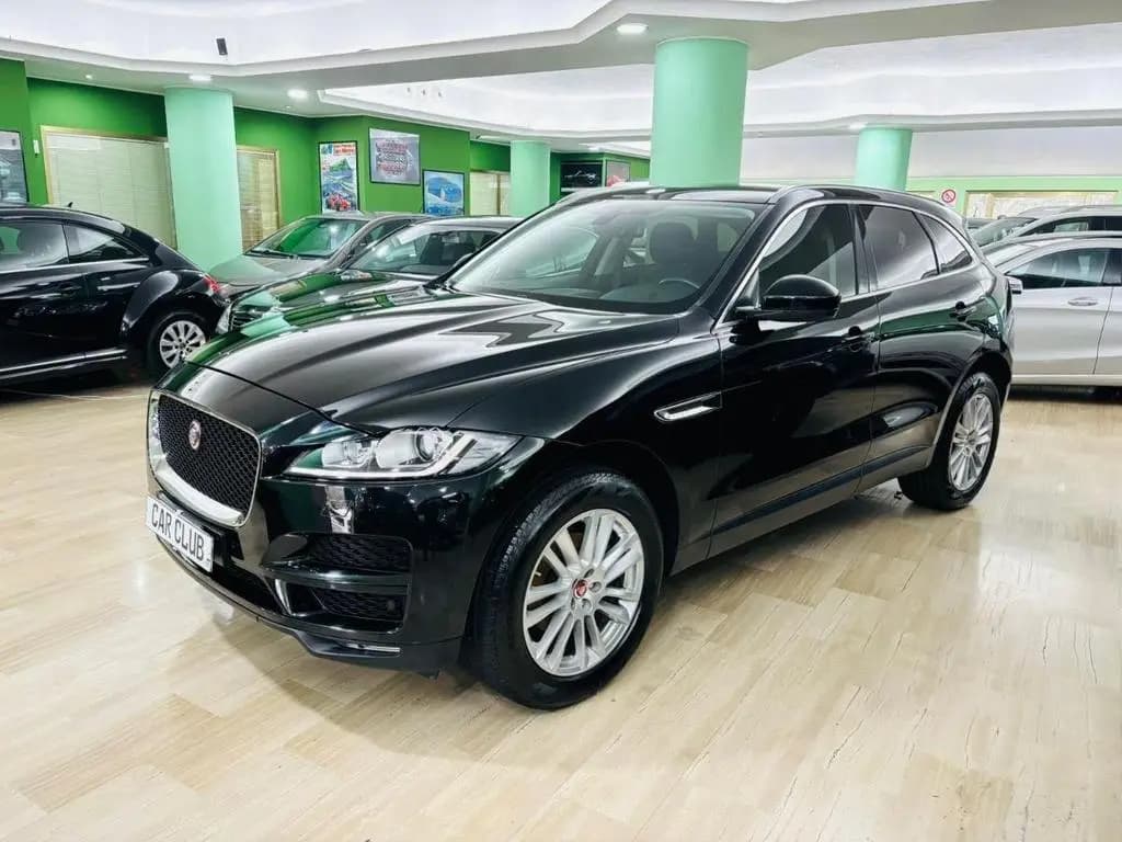 Main__Slider__Photo:Jaguar F-Pace 2.0d 180hp AWD Motore 0 Km 01/2019-0