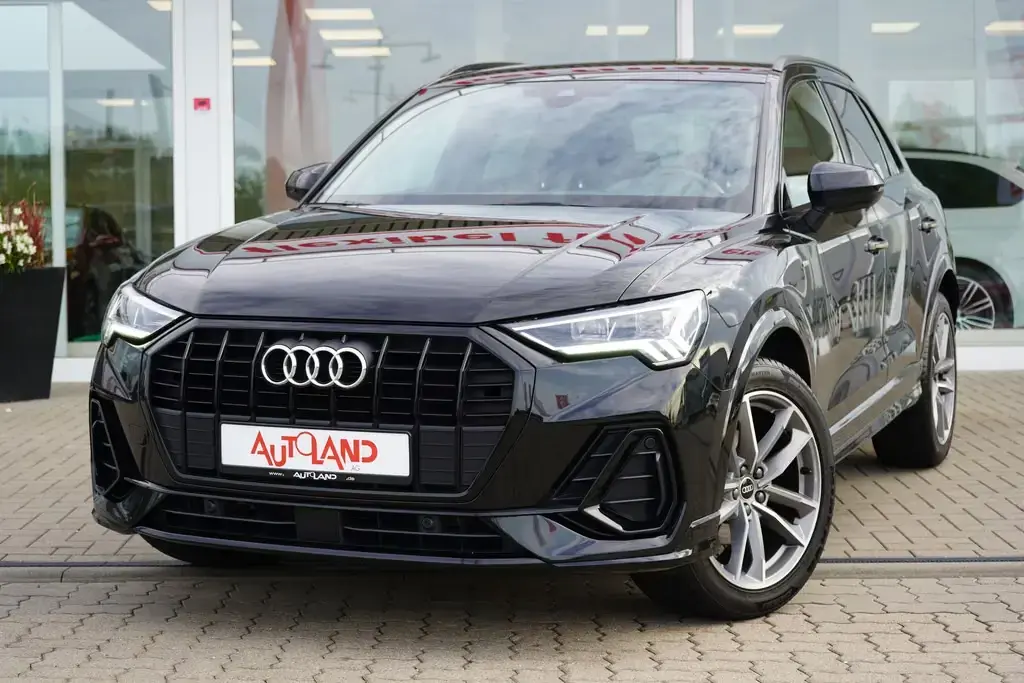 Main__Slider__Photo:Audi Q3 35 1.5 TFSI S line LED AHK Digitales Cockpit 07/2022-1