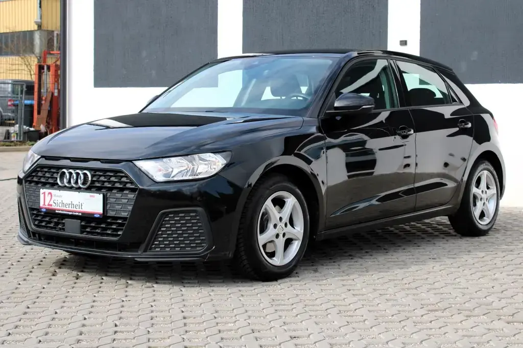 Main__Slider__Photo:Audi A1 Sportback 30 03/2020-1