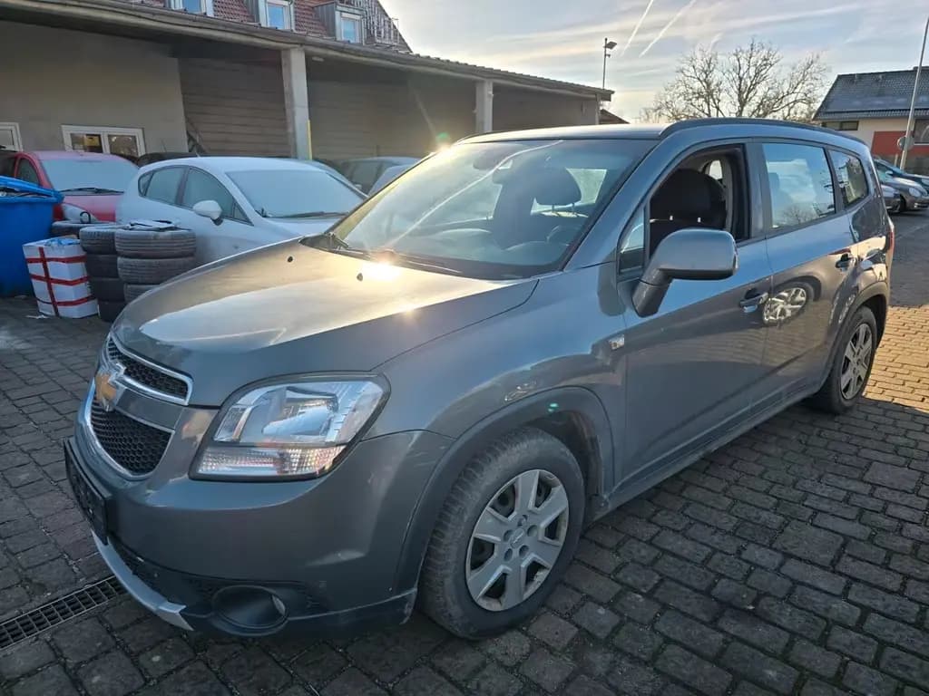 Main__Slider__Photo:Chevrolet Orlando 2.0 Tüv2028 Klimatr 7Sitze Eu5 Anhkpl 03/2012-0