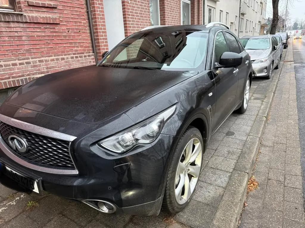 Main__Slider__Photo:Infiniti QX70 3.7 S Premium S Premium mit LPG 10/2017-0