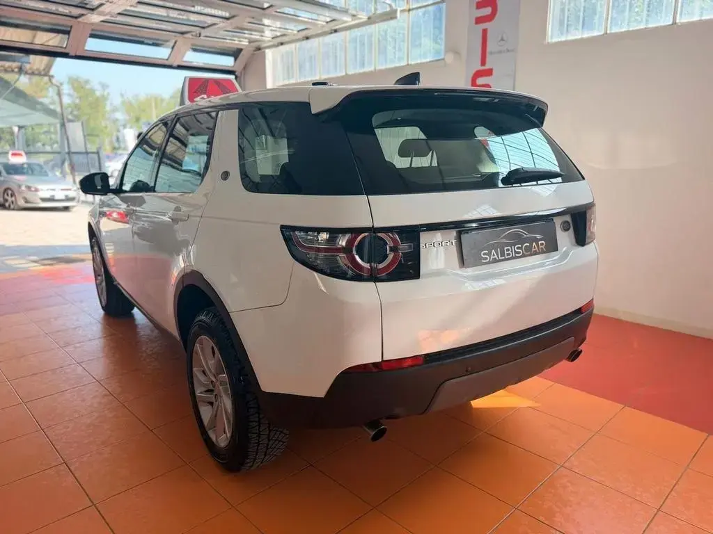 Main__Slider__Photo:Land Rover Discovery Sport 2.0 TD4 180 CV Auto B 09/2018-1