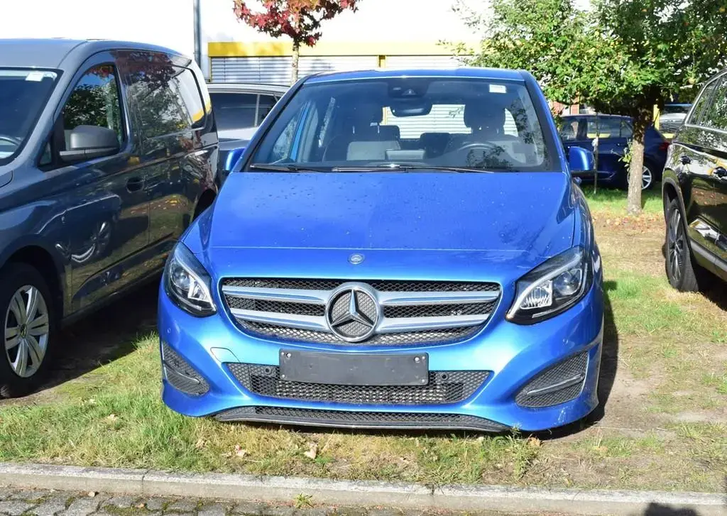 Main__Slider__Photo:Mercedes-Benz B 180 Aut. *LED*Navi*AHK*RüKam 06/2016-1