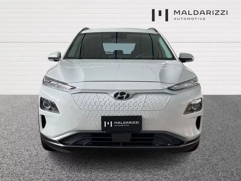 Main__Slider__Photo:Hyundai Kona Electric I 2018 64 kWh EV Xprime+ S 10/2020-1
